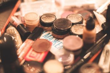 Kiat memilih perona pipi yang sesuai dengan jenis kulit